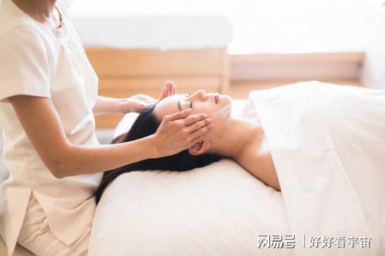 威尼斯官网戚薇医美翻车直懊悔碧波庭谈安康天然美(图2)