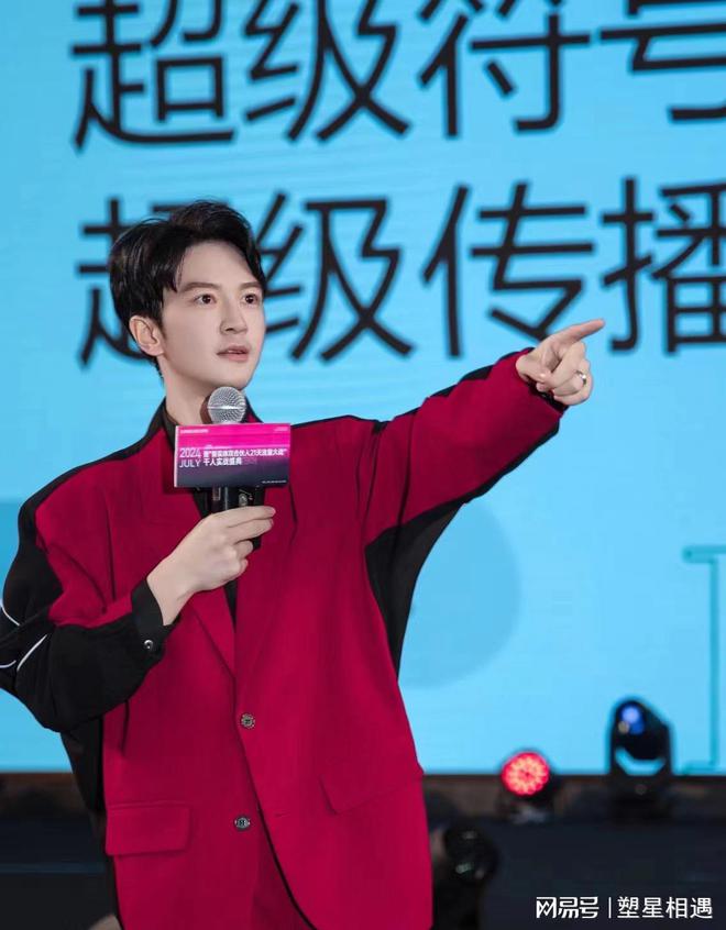 威尼斯聚焦塑明星：专业美业效劳怎样引领安康糊口新趋向(图1)